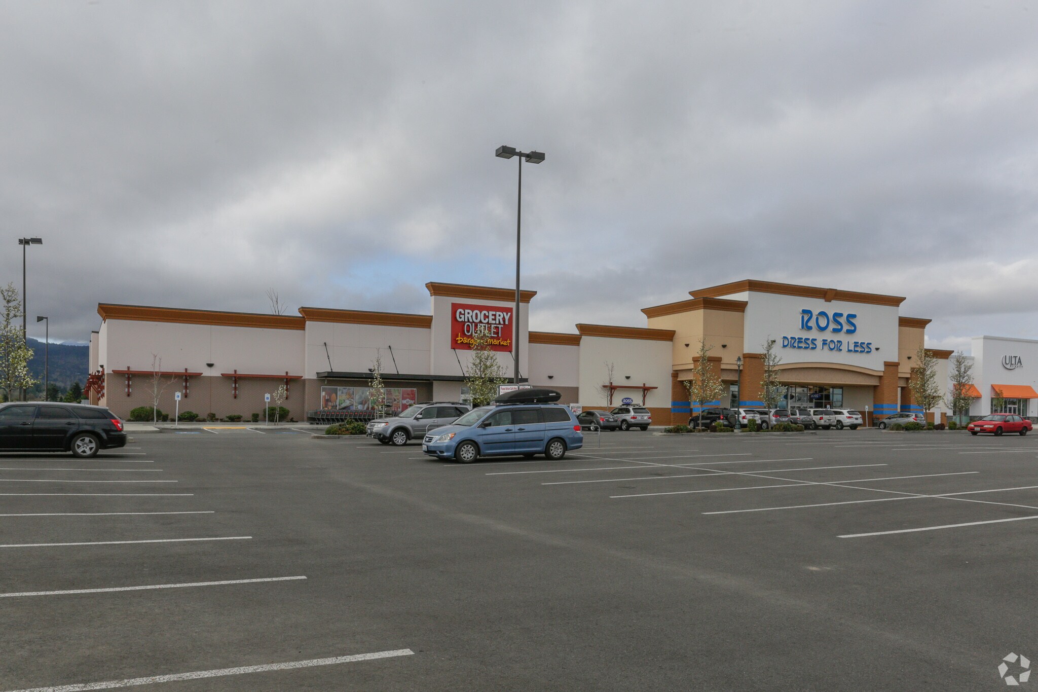 W WASHINGTON St, Sequim, WA à louer Photo du bâtiment- Image 1 de 4