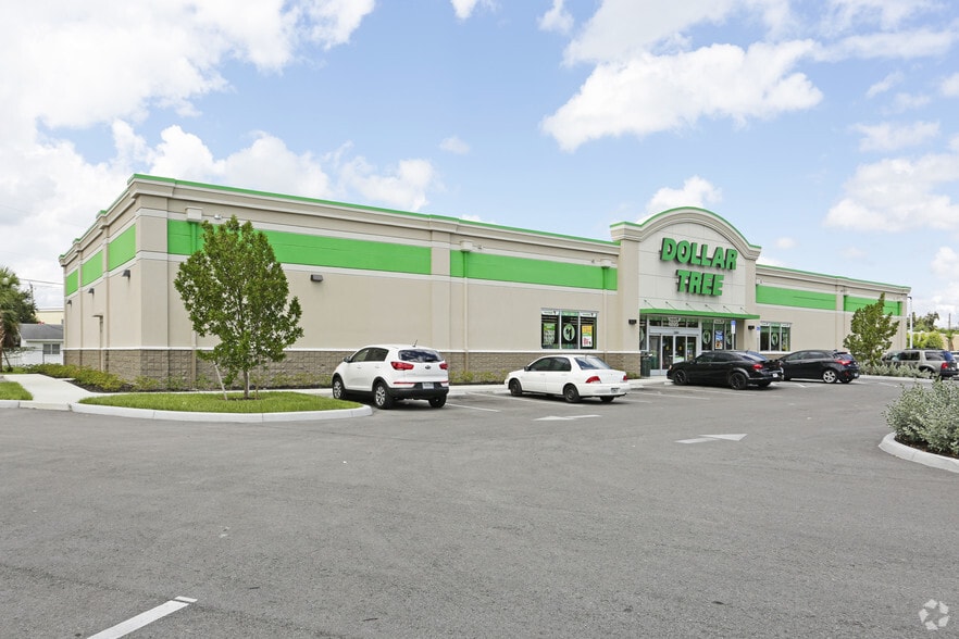 4235 Palm Beach Blvd, Fort Myers, FL for sale - Building Photo - Image 3 of 10