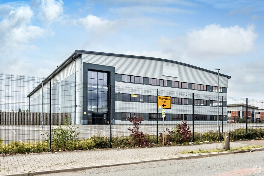 Dennis Rd, Widnes à louer - Photo du bâtiment - Image 2 de 2