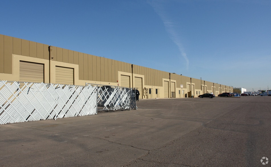 5455 N 51st Ave, Glendale, AZ for lease - Building Photo - Image 1 of 1