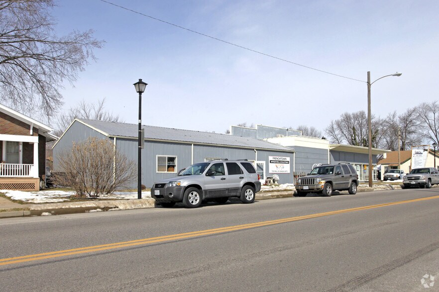 1513 N 2nd St, Saint Charles, MO à vendre - Photo du bâtiment - Image 2 de 7