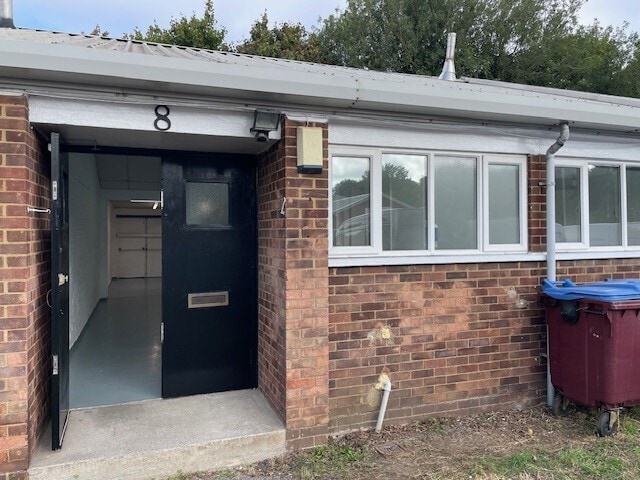 8 Brownfields Ct, Welwyn Garden City for lease Building Photo- Image 1 of 6