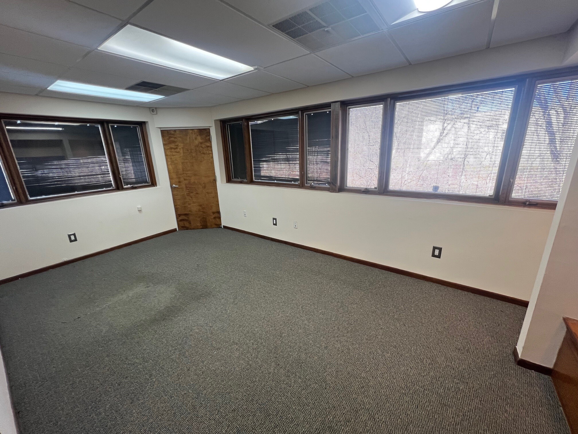 1-11 Jocama Blvd, Old Bridge, NJ à louer Photo intérieure- Image 1 de 4