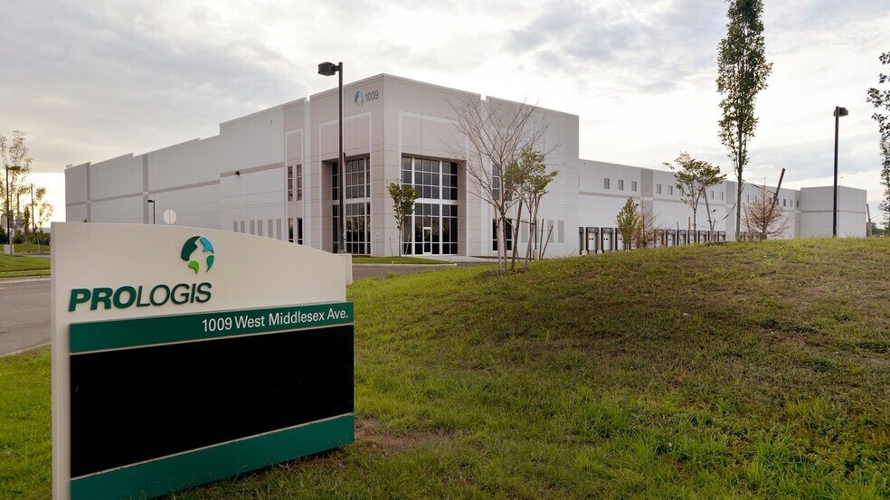 1119 W Middlesex Ave, Port Reading, NJ à louer - Photo du bâtiment - Image 3 de 10