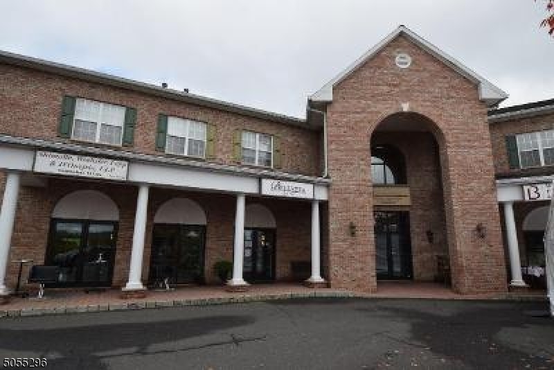 63-A Mountain Blvd., Warren, NJ à louer - Photo du bâtiment - Image 3 de 10