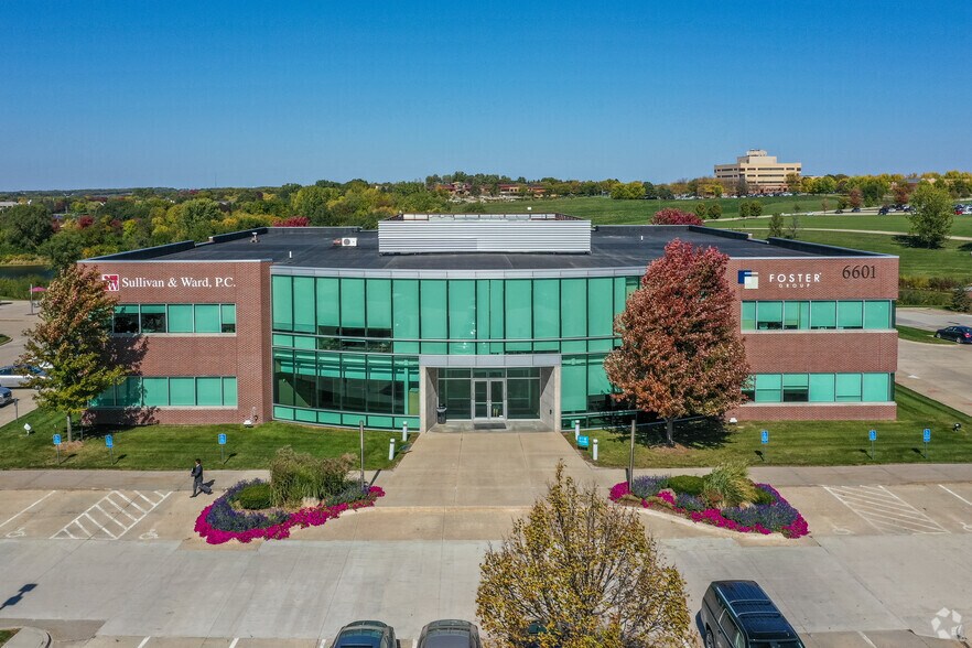 6601 Westown Pky, West Des Moines, IA à vendre - Photo du bâtiment - Image 3 de 11