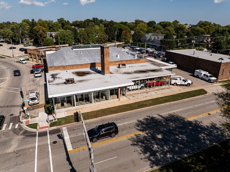 400 W Northwest Hwy, Arlington Heights, IL à louer - Photo du bâtiment - Image 3 de 17