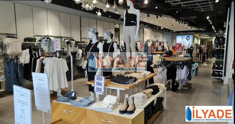 27 Rue Saint Ferreol, Marseille for lease - Interior Photo - Image 2 of 5