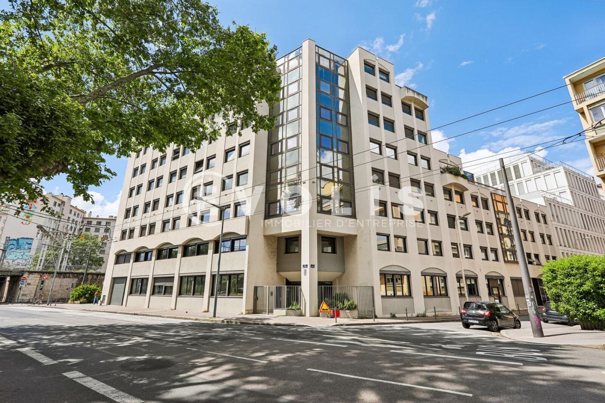 6 Rue Des Emeraudes, Lyon à vendre Photo du bâtiment- Image 1 de 12
