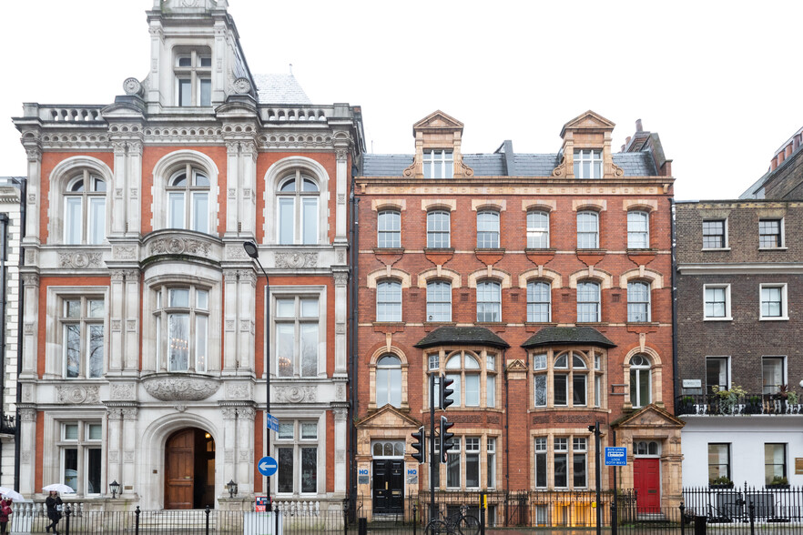 4 Bloomsbury Sq, London à louer - Photo du bâtiment - Image 3 de 3