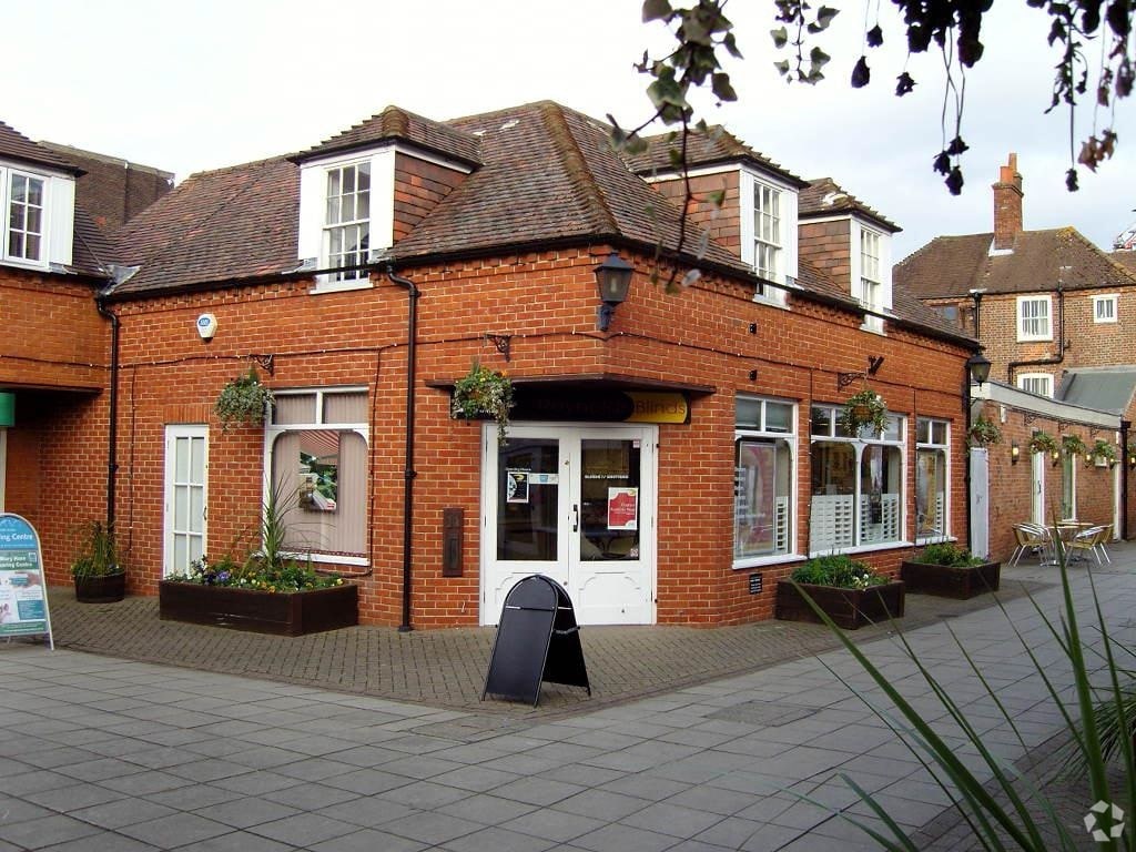 11 Weavers Walk, Newbury for lease Primary Photo- Image 1 of 3