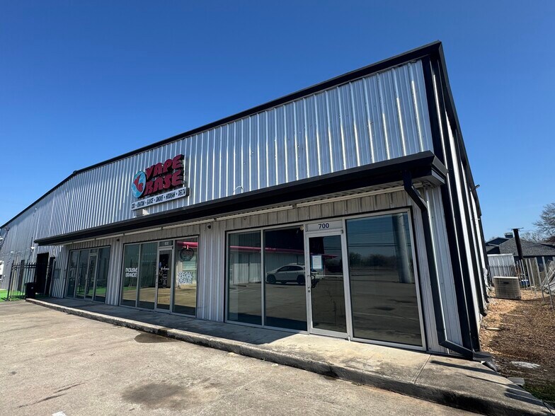 3505 Highway 146, Bacliff, TX à louer - Photo du bâtiment - Image 3 de 3