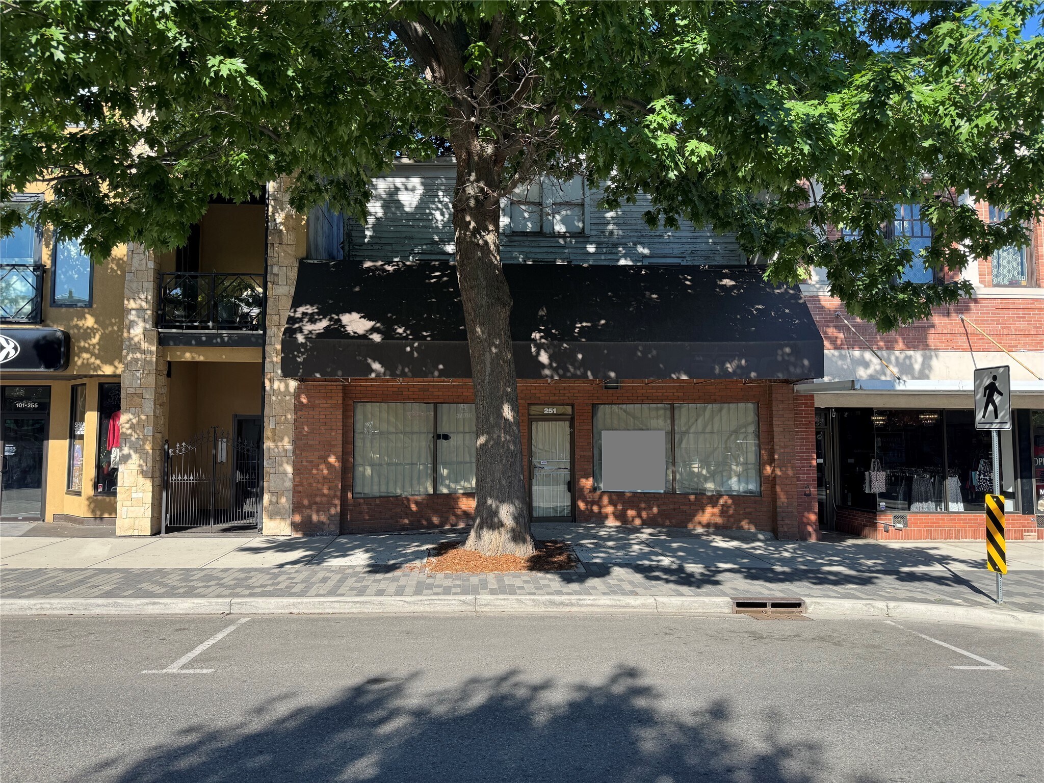 251 Main St, Penticton, BC à vendre Photo du bâtiment- Image 1 de 8