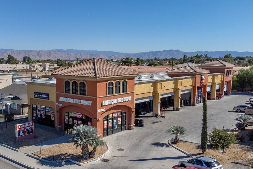 15439 Bear Valley Rd, Hesperia, CA à vendre - Photo du bâtiment - Image 2 de 6