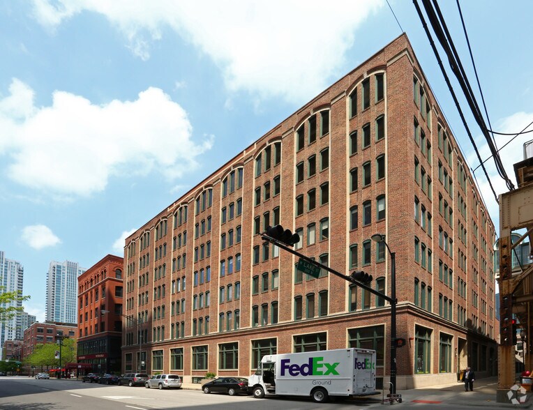 560-566 W Lake St, Chicago, IL à louer - Photo du bâtiment - Image 3 de 15