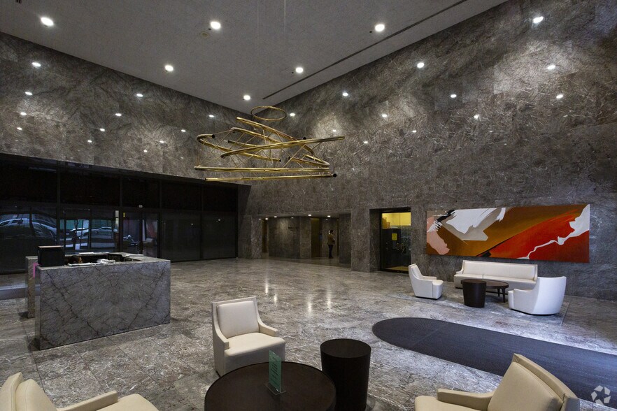 3699 Wilshire Blvd, Los Angeles, CA à louer - Hall d’entrée - Image 2 de 11