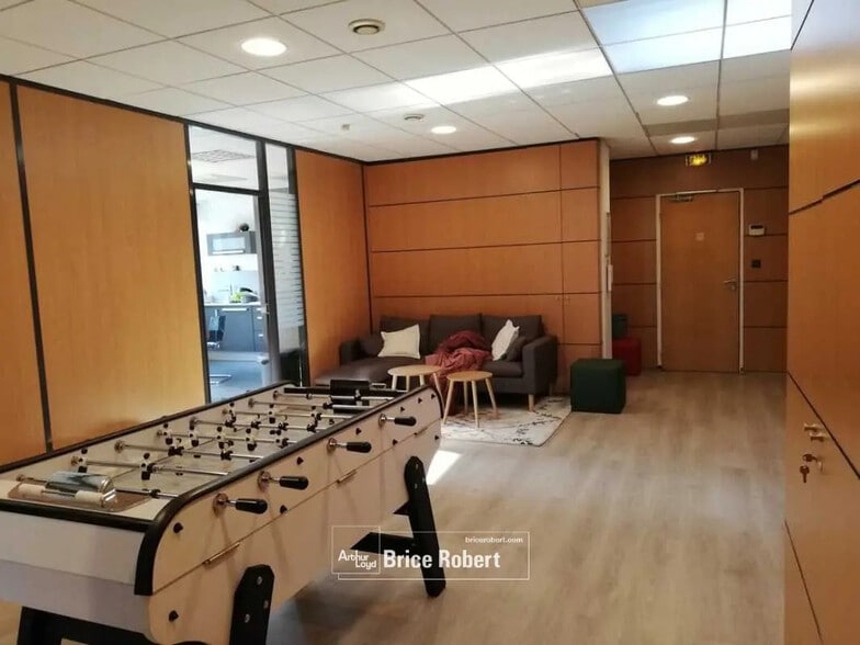 Bureau dans Lyon à vendre - Photo du bâtiment - Image 3 de 7