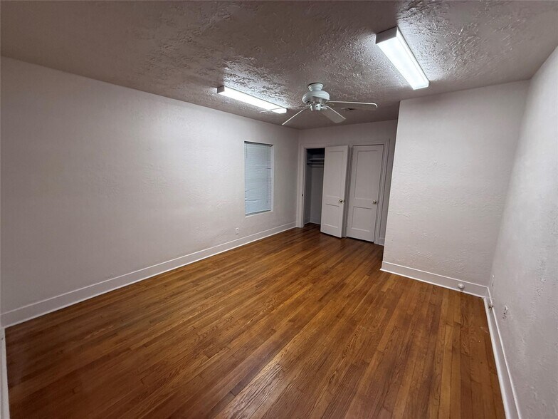 6946 Moss Rose St, Houston, TX à vendre - Photo du bâtiment - Image 3 de 6