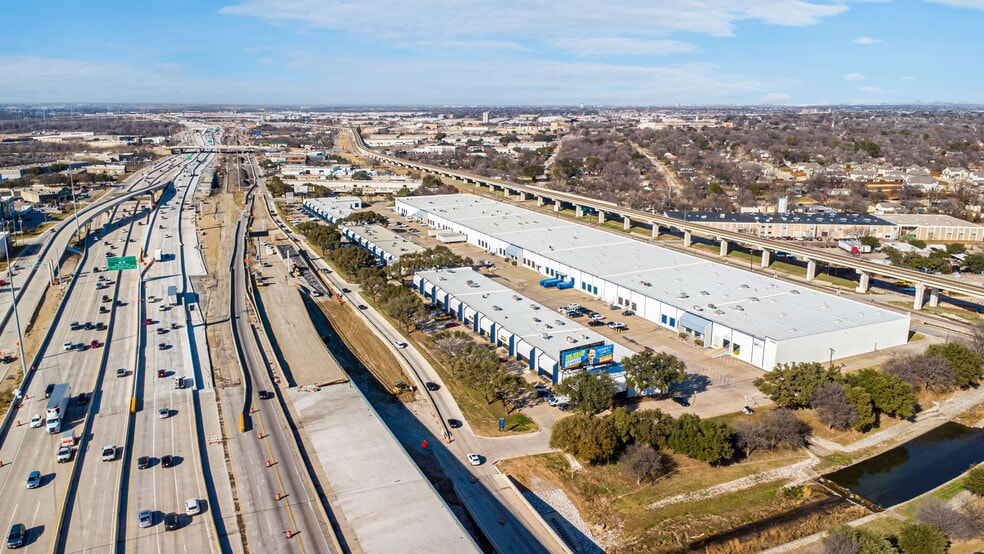 1300 N Interstate 35E, Carrollton, TX à louer - Photo du bâtiment - Image 3 de 14