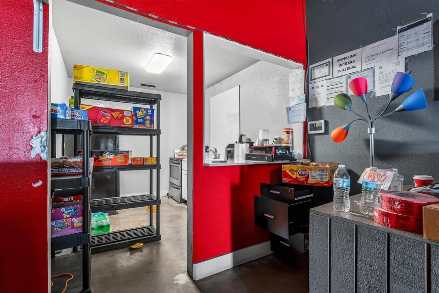 6330 E Hwy 84 E, Slaton, TX à vendre - Photo intérieure - Image 2 de 10