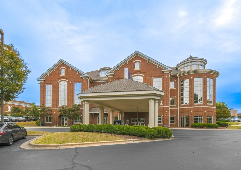 401 Meridian St N, Huntsville, AL à louer - Photo du bâtiment - Image 3 de 6