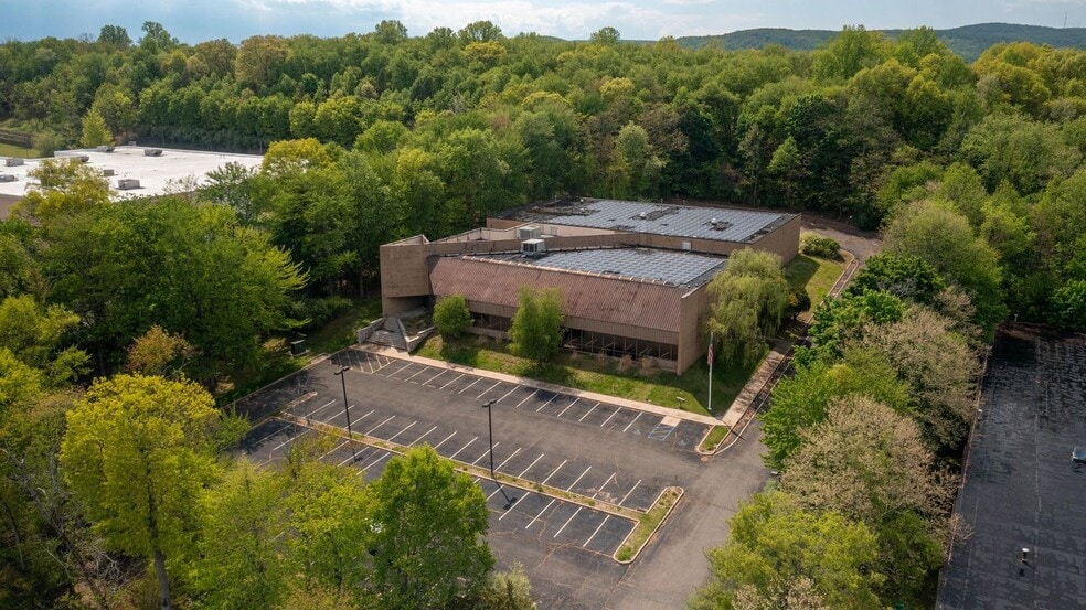 500 Corporate Dr, Mahwah, NJ for sale - Building Photo - Image 3 of 25