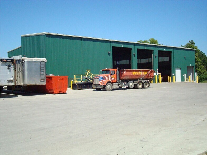 3830 E US Highway 40, Clayton, IN à vendre - Photo du bâtiment - Image 2 de 3