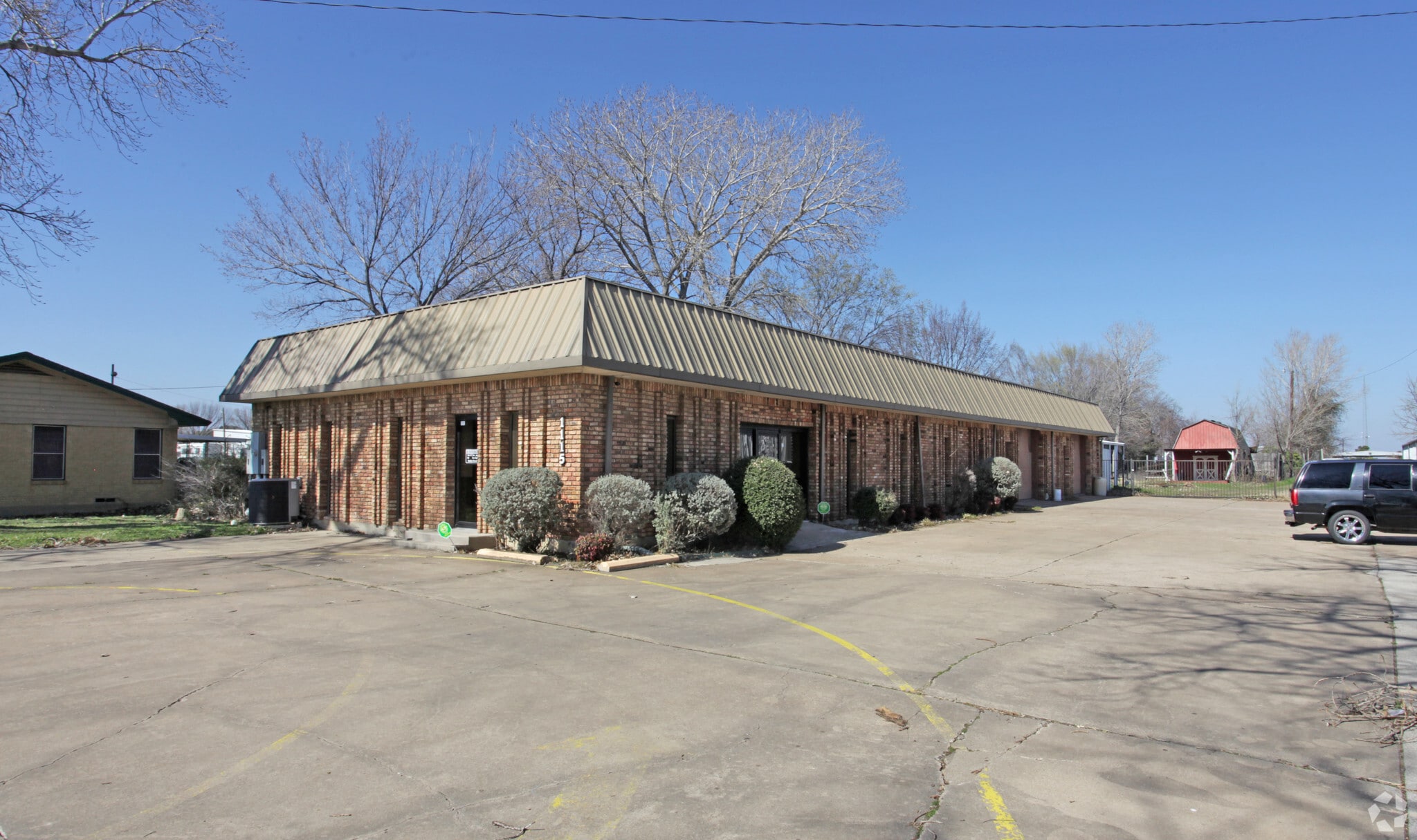 1115 California Ln, Arlington, TX for lease Primary Photo- Image 1 of 5
