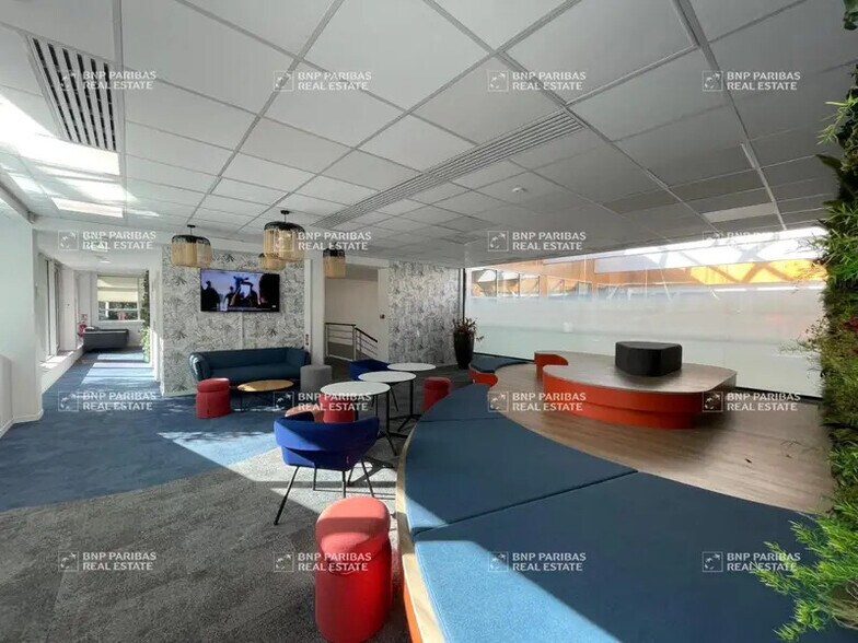 Office in Boulogne-Billancourt for lease - Building Photo - Image 3 of 8