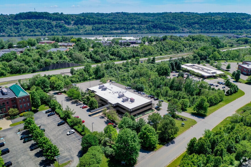 107 Gamma Dr, Pittsburgh, PA for lease - Building Photo - Image 3 of 4