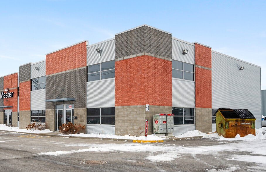 3130 Boul des Entreprises, Terrebonne, QC à louer - Photo du bâtiment - Image 3 de 6