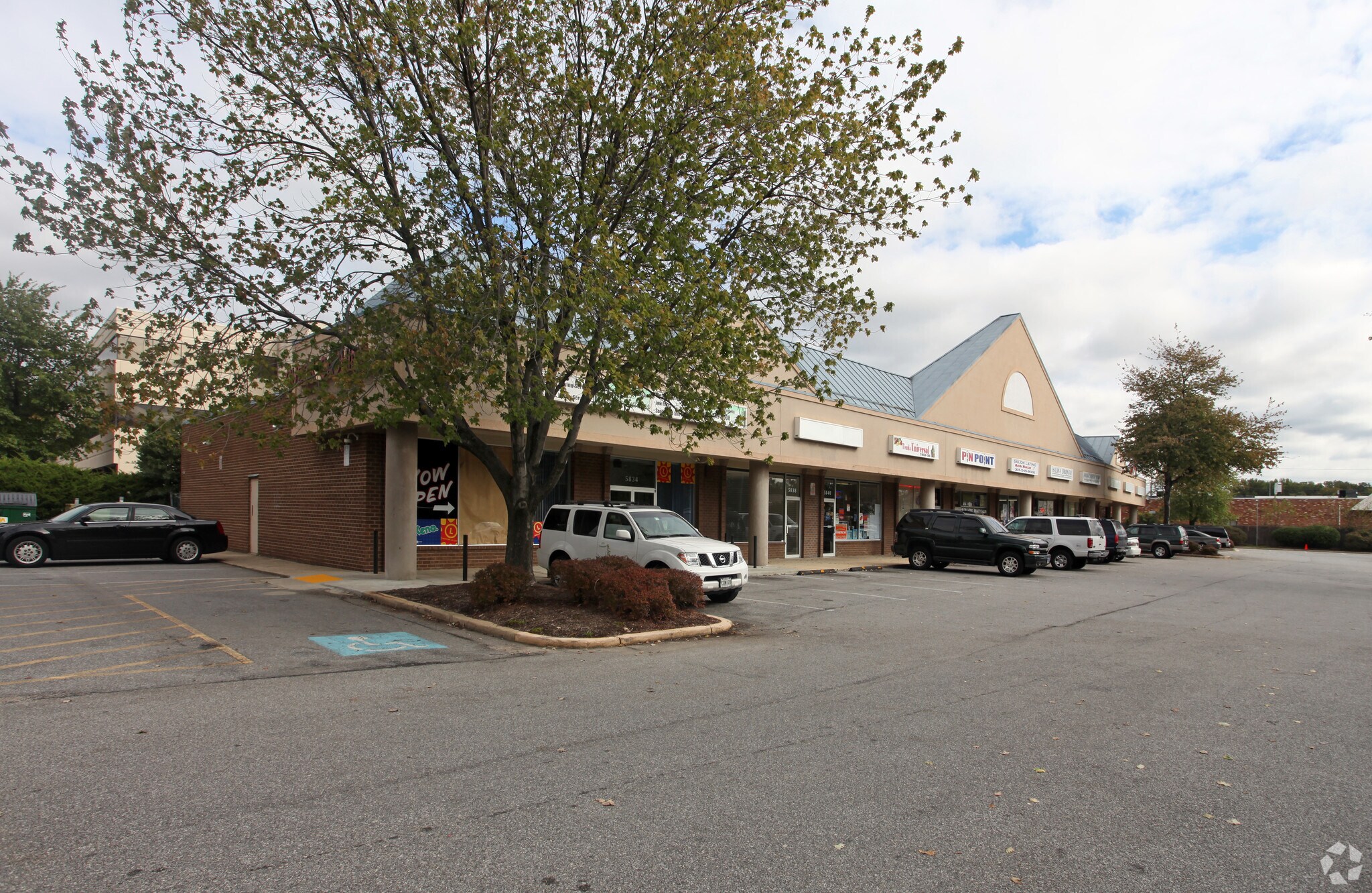 5808-5854 Allentown Way, Temple Hills, MD à louer Photo principale- Image 1 de 4