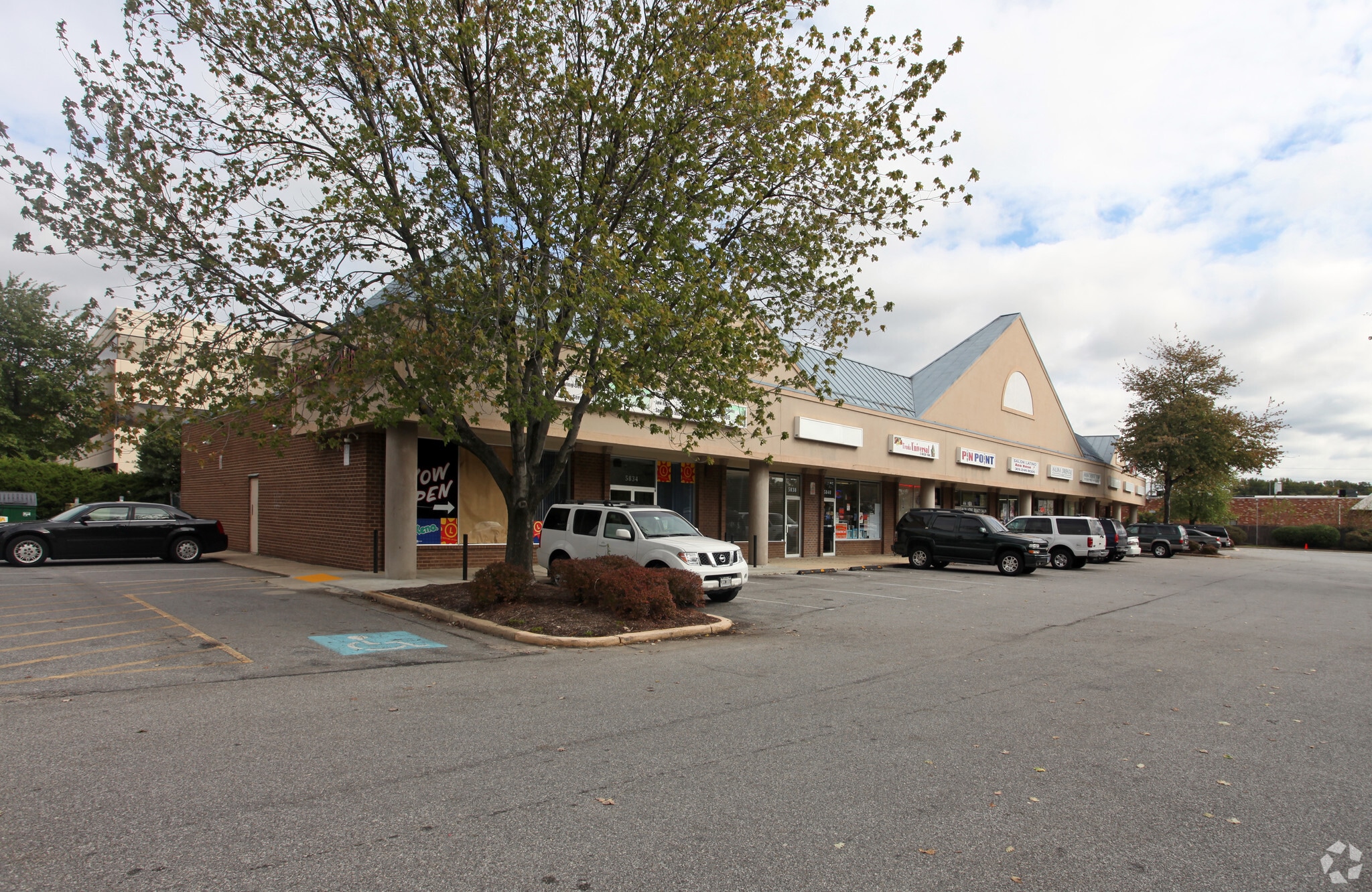 5808-5854 Allentown Way, Temple Hills, MD for lease Primary Photo- Image 1 of 4