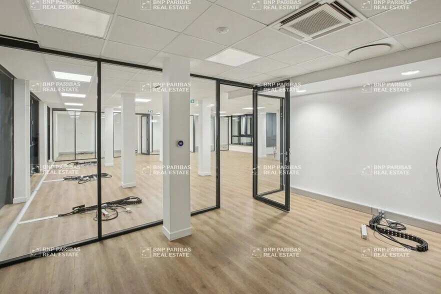 14 Rue De L'Ancienne Comedie, Paris à louer - Photo du bâtiment - Image 2 de 11