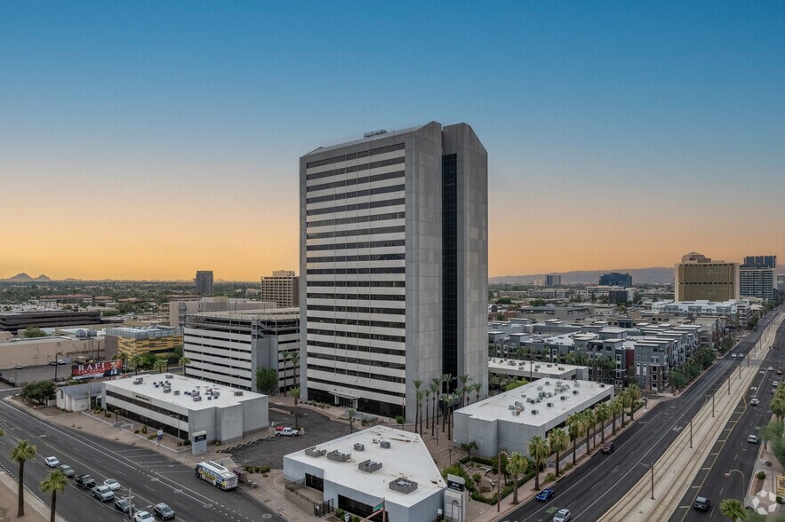 4041 N Central Ave, Phoenix, AZ à louer - Photo du bâtiment - Image 1 de 9