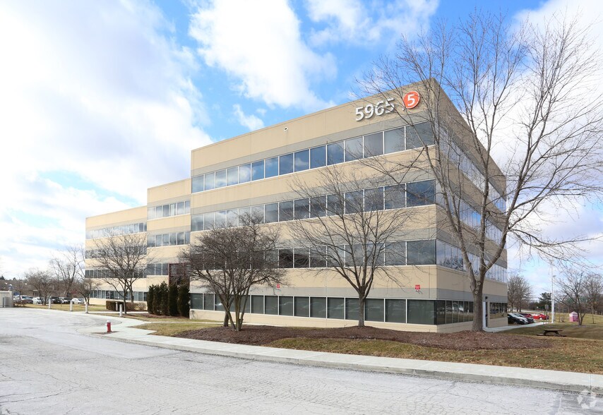 5965 E Broad St, Columbus, OH à louer - Photo du bâtiment - Image 3 de 4