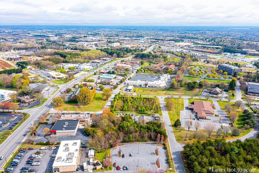 1043 11th Blvd SE ave, Hickory, NC for sale - Primary Photo - Image 1 of 20