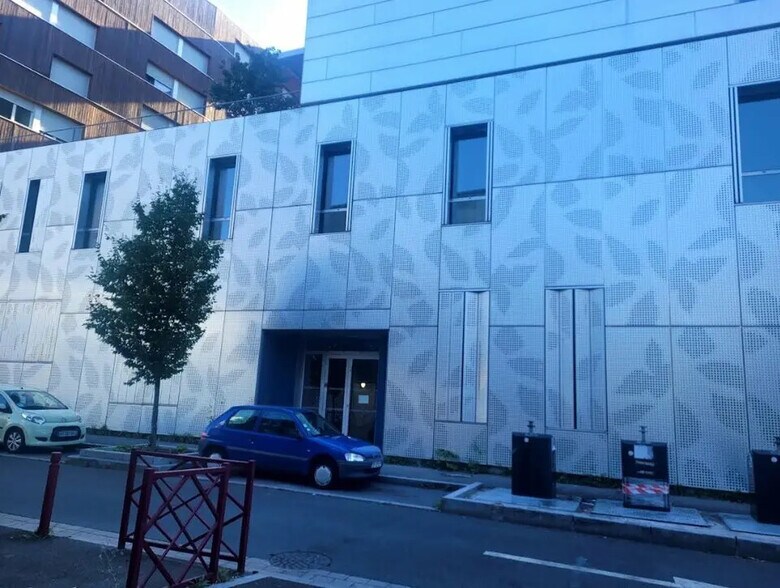 Flex dans Fresnes à louer - Photo du bâtiment - Image 2 de 13