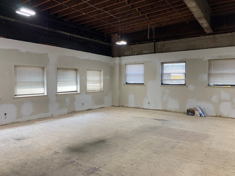 150 Nassau Terminal Rd, New Hyde Park, NY à louer - Photo intérieure - Image 2 de 4