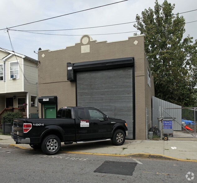 381 Whiton St, Jersey City, NJ à vendre - Photo du bâtiment - Image 2 de 2