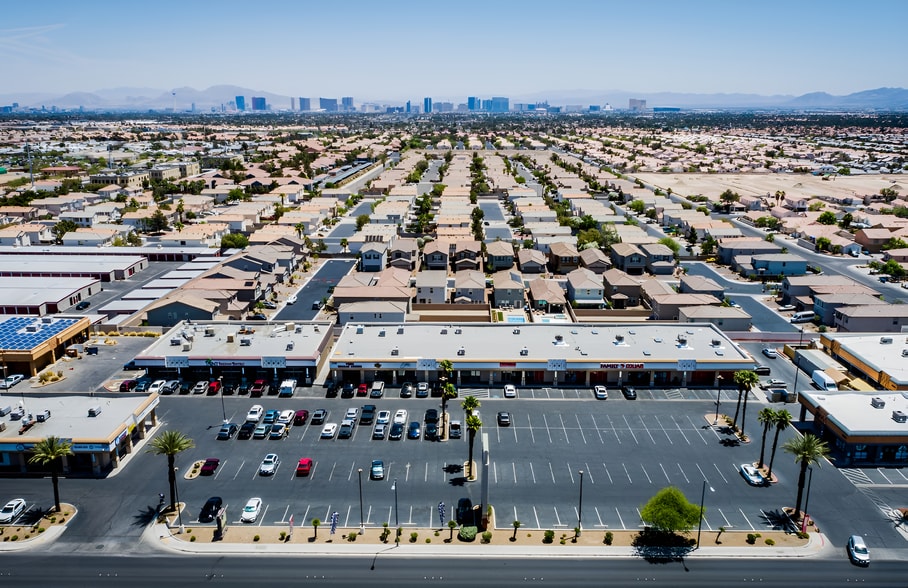 4226 S Durango Dr, Las Vegas, NV for lease - Building Photo - Image 3 of 7