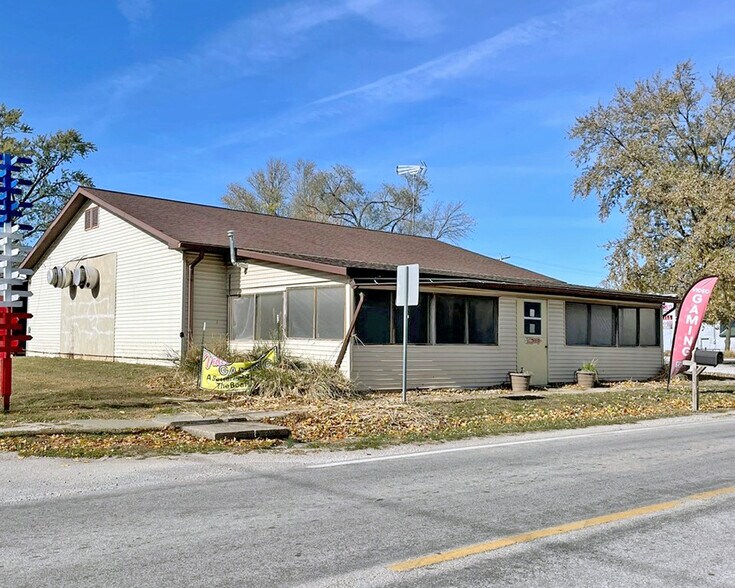 109 S Maple St, Mulberry Grove, IL à vendre - Photo du bâtiment - Image 3 de 23