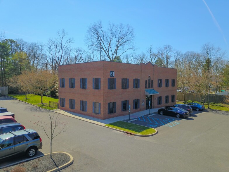 61 N Lakeview Dr, Gibbsboro, NJ for lease - Primary Photo - Image 1 of 10