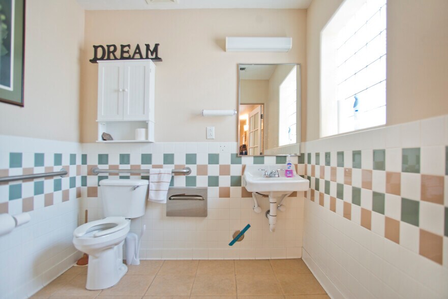 501 E Osborn Rd, Phoenix, AZ à vendre - Photo du bâtiment - Image 3 de 11