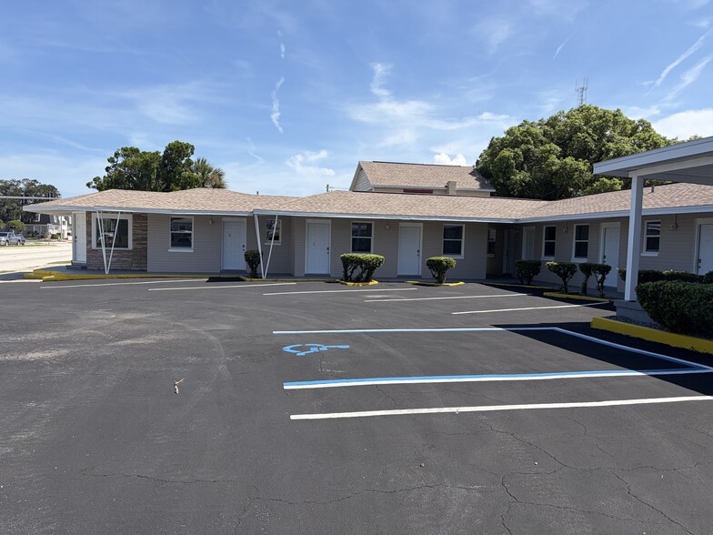 208 Ridgewood Ave, Daytona Beach, FL for sale - Building Photo - Image 2 of 16