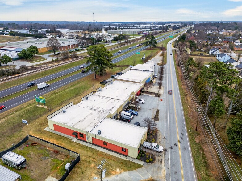 325 New Neely Ferry Rd, Mauldin, SC à vendre - Photo du bâtiment - Image 2 de 14