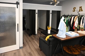 5300 S 108th St, Hales Corners, WI for lease Interior Photo- Image 2 of 5