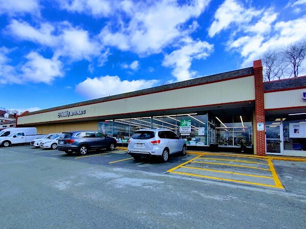 400 E Pittsburgh St, Greensburg, PA à louer - Photo du bâtiment - Image 2 de 9