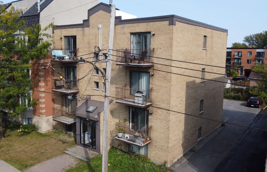 3950 Rue Évangéline, Montréal, QC à vendre - Photo du bâtiment - Image 2 de 4
