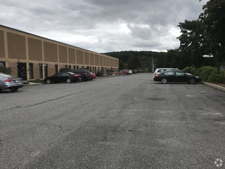 50 D'Angelo Dr, Marlborough, MA à louer - Photo du bâtiment - Image 2 de 6